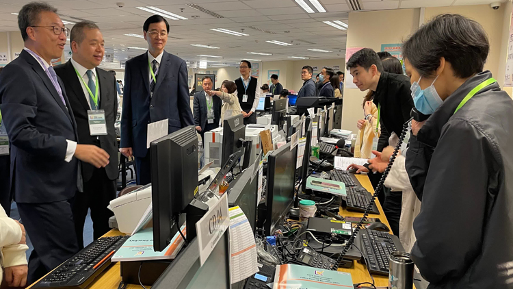 區議會選舉丨選管會呼籲選民今日在區議會一般選舉投票