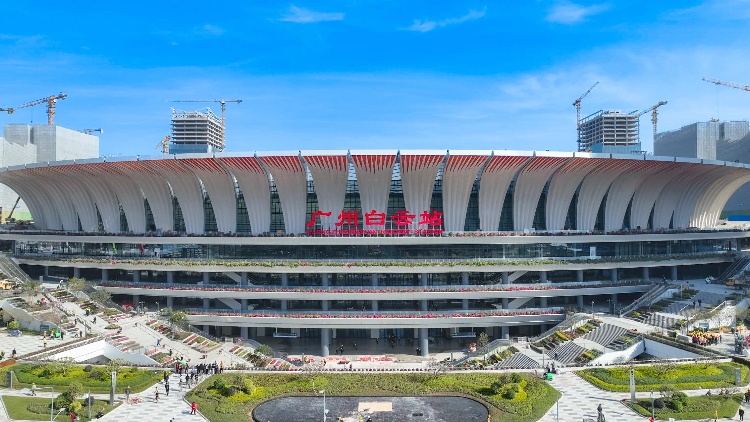 亞洲最大火車站——廣州白雲站今日正式投入運營 