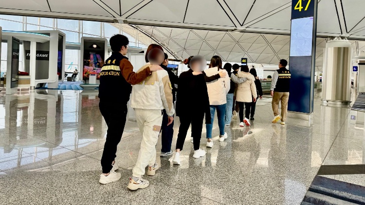 16名越南籍非法入境者被遣返 部分係刑滿出獄者