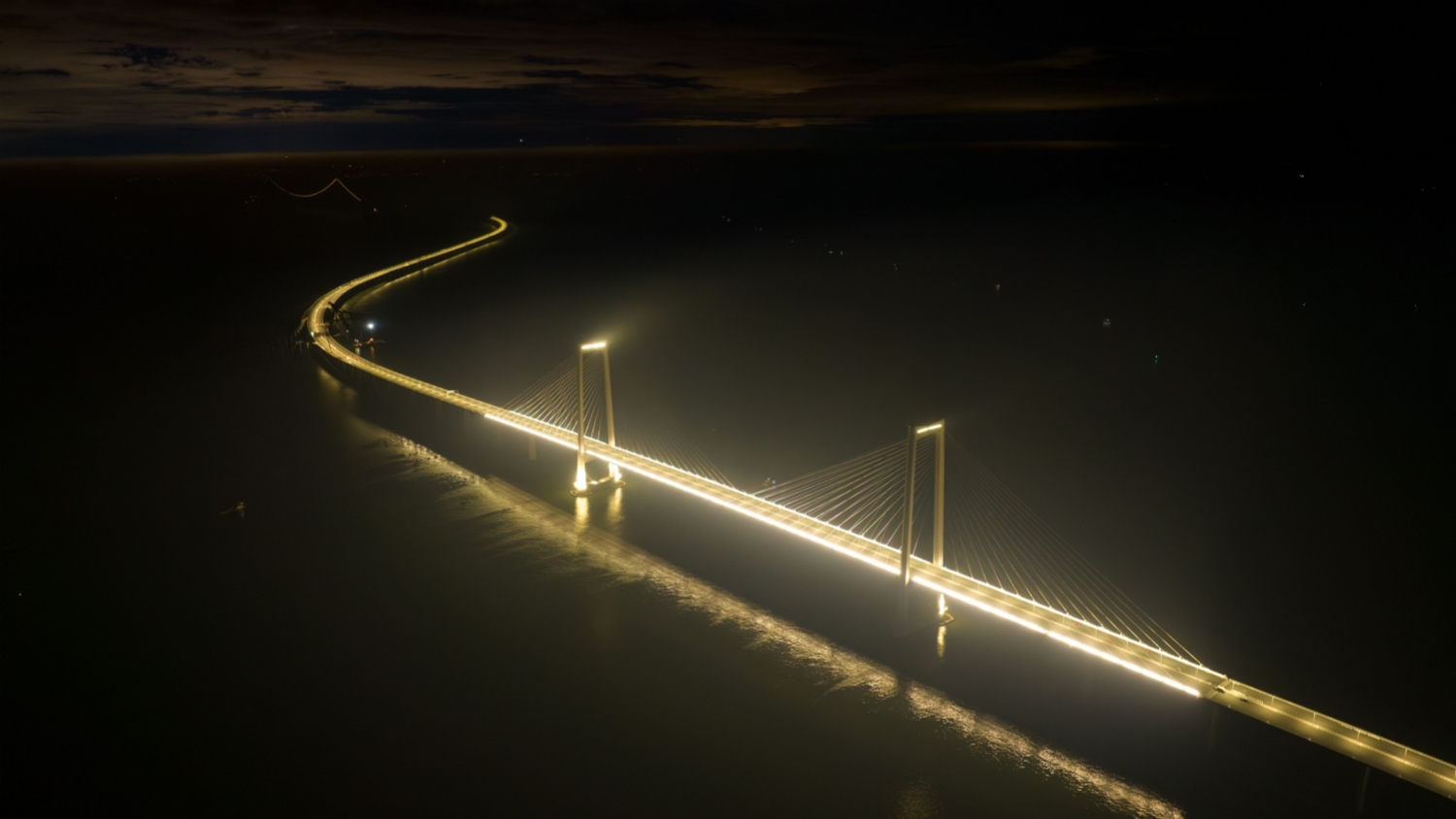 注入澎湃電能！深中通道主線實現「電聯通」