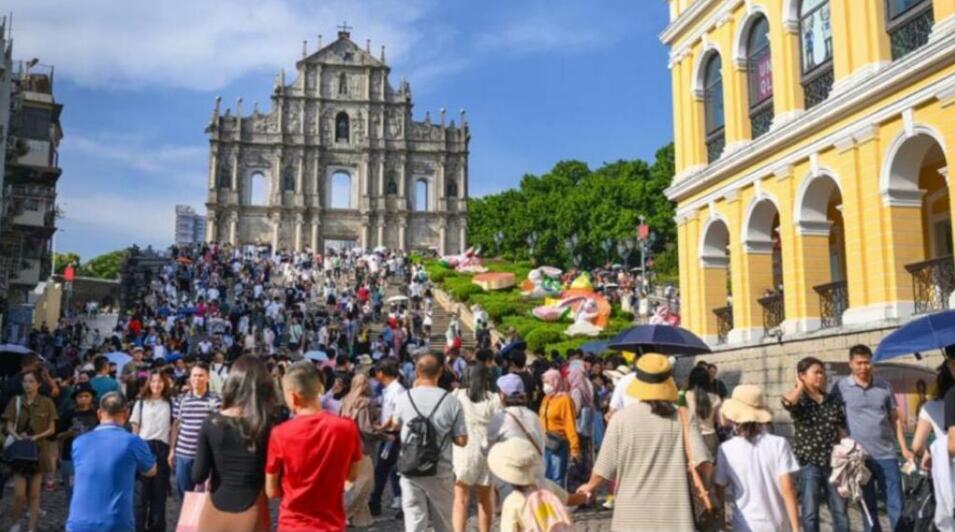 2023年訪澳門旅客恢復至疫前七成