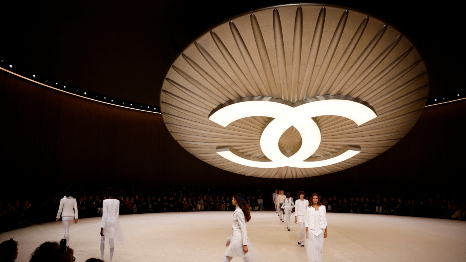 圖集 | CHANEL 2024 春夏系列巴黎上演