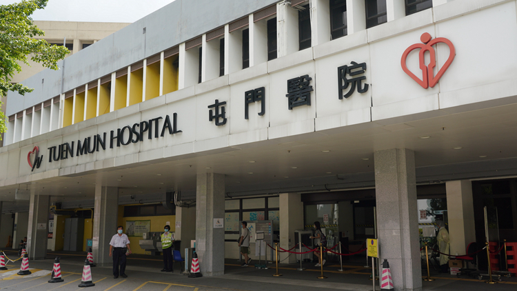 屯門9月大女嬰洗澡時抽搐 送院發現腦出血 保母被捕