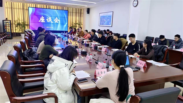 暖陽「迎且」 才聚瀋陽鐵西 清華學子近距離感受「西」引力