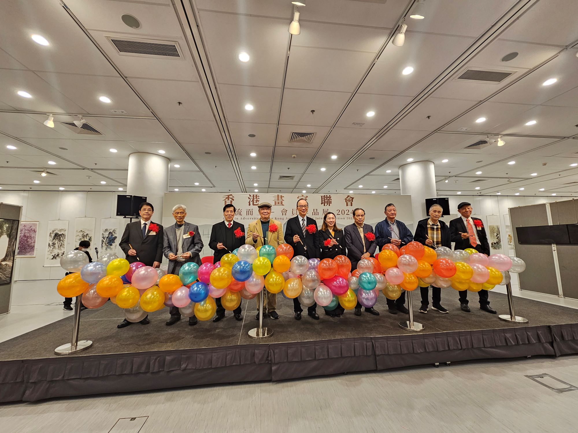 香港畫家聯會辦疫流而上會員作品展