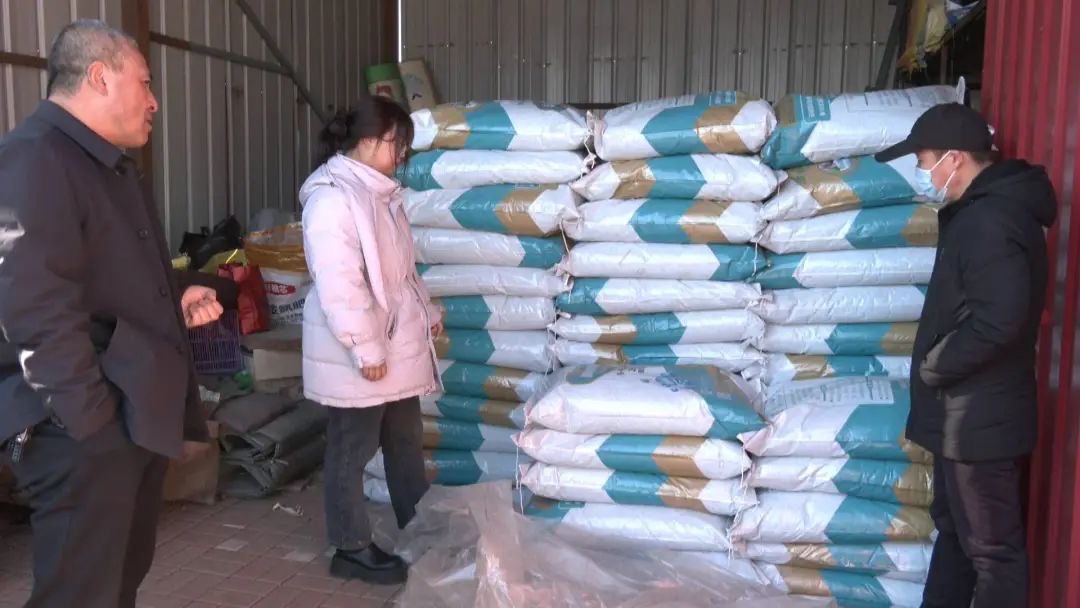 黑龍江湯原縣農業技術推廣中心組織農技人員進村入戶 保障春耕生產