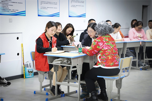 瀋陽鐵西區社工「大比武」 家庭檔案「門兒清」