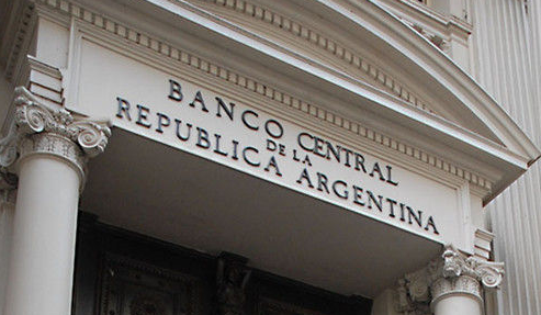 阿根廷中央銀行將基準利率從100%下調至80%。