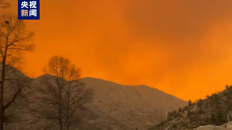 四川甘孜州雅江縣發生山火 正全力撲救