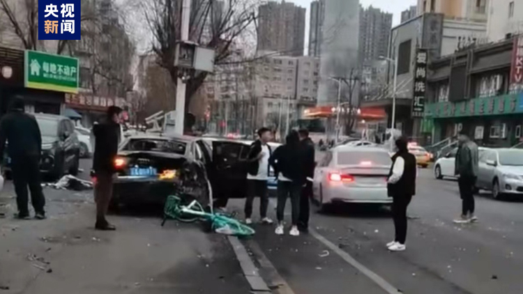 遼寧瀋陽一轎車衝入行人路 造成3人死亡2人受傷