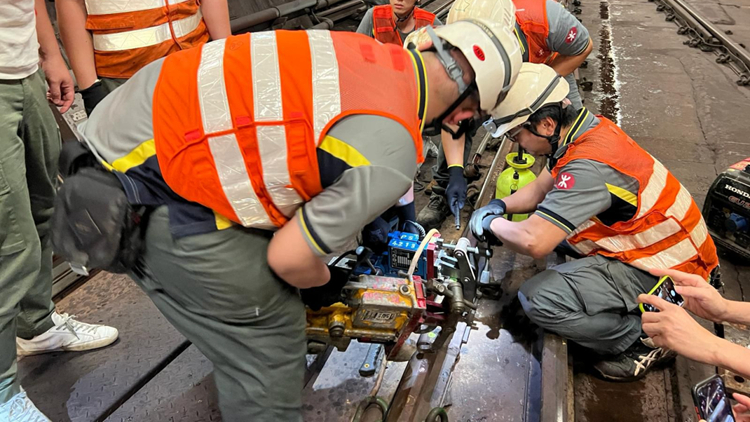 港鐵尖沙咀站附近路軌裂縫已臨時修復 荃灣線行車需額外3至5分鐘