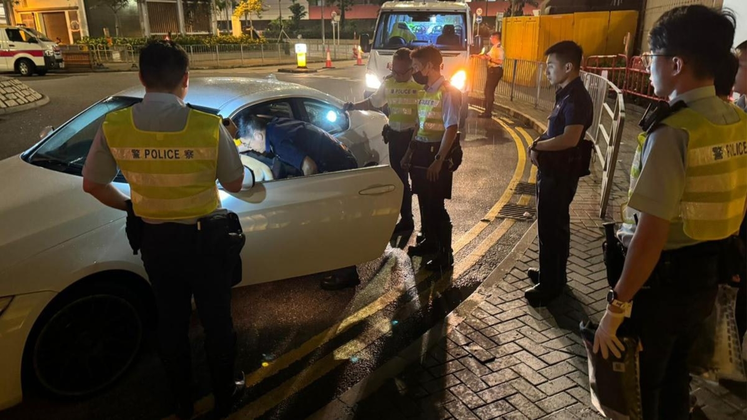 警東九龍截2輛可疑車 1人毒駕3人醉駕