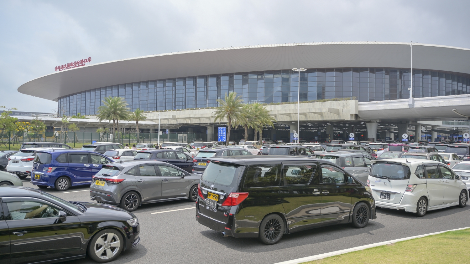 港珠澳大橋7天內3次刷新車流紀錄 料五一將再迎「北上熱」