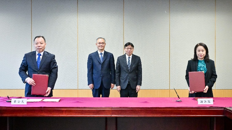 香港與東疆簽訂飛機租賃合作備忘錄