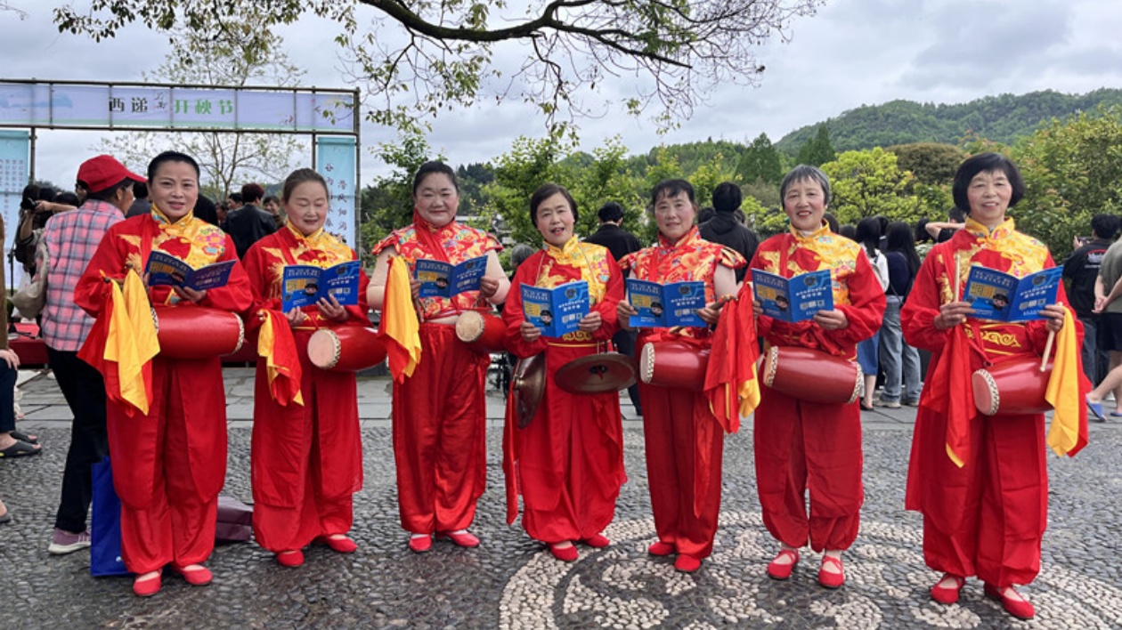 靄峰「無詐」全域无虞皖黟縣西遞鎮「海浪式」宣傳築牢「防-香港商報