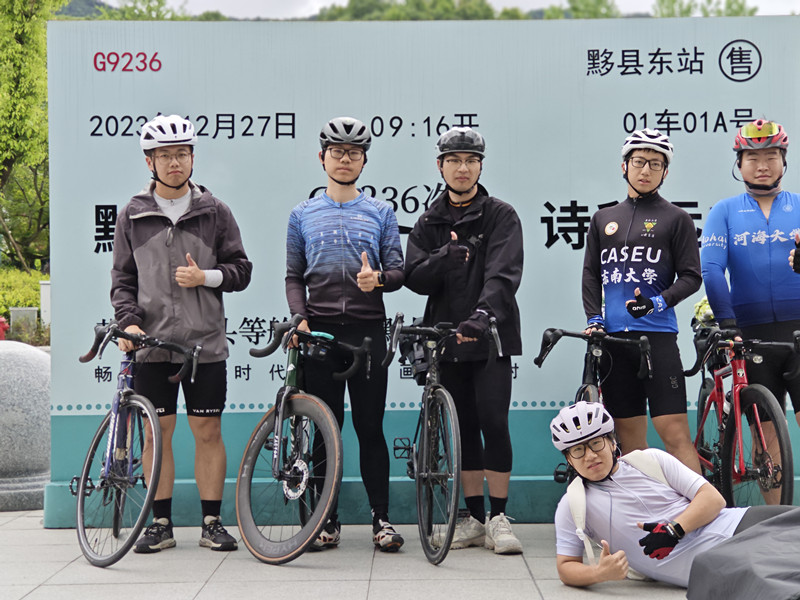 「人人都是迎客松」  皖黟縣西遞鎮真心「寵客」