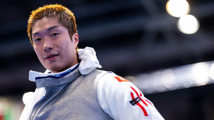 花劍世界盃團體賽 | 克服落後8分劣勢反勝意大利 港男隊45:41奪冠創歷史