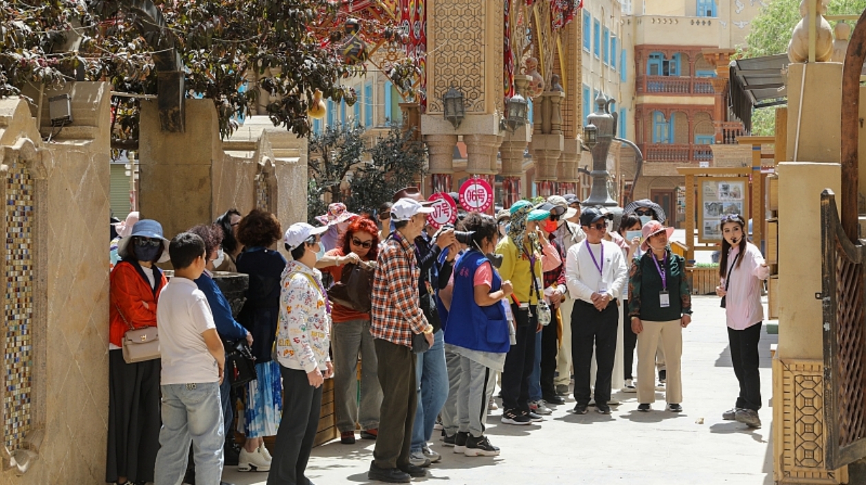 2024年首趟「新東方快車」旅遊專列抵達和田