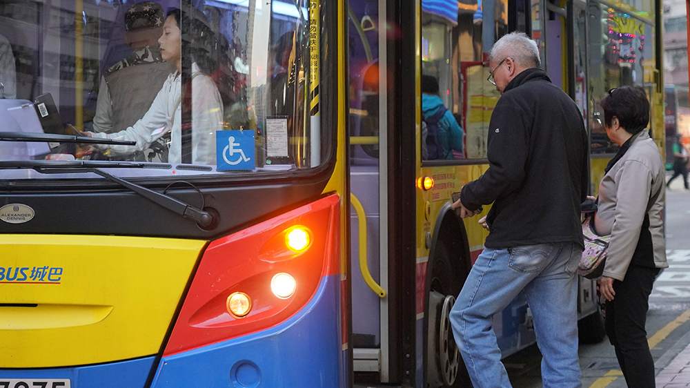 孫玉菡：2元乘車優惠計劃擬年內完成檢討 盡量不更改受惠年齡及範圍