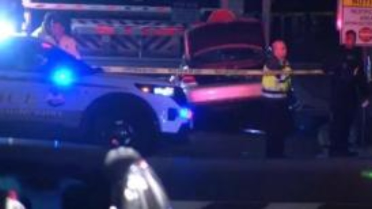 一汽車撞上白宮建築群外圍安全護欄 司機當場死亡