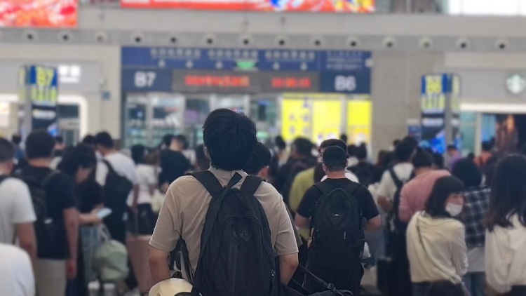 廣鐵迎返程客流高峰 今日預計發送旅客255.6萬人次