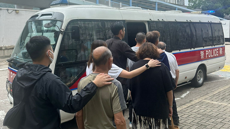 警方聯同房署打擊街頭聚賭 拘捕12名男女