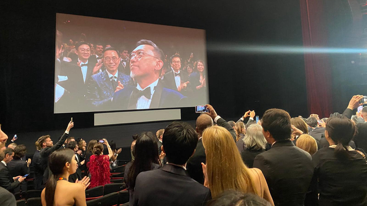 楊潤雄：《九龍城寨之圍城》康城影展獲全場起立鼓掌 對當局有鼓舞作用