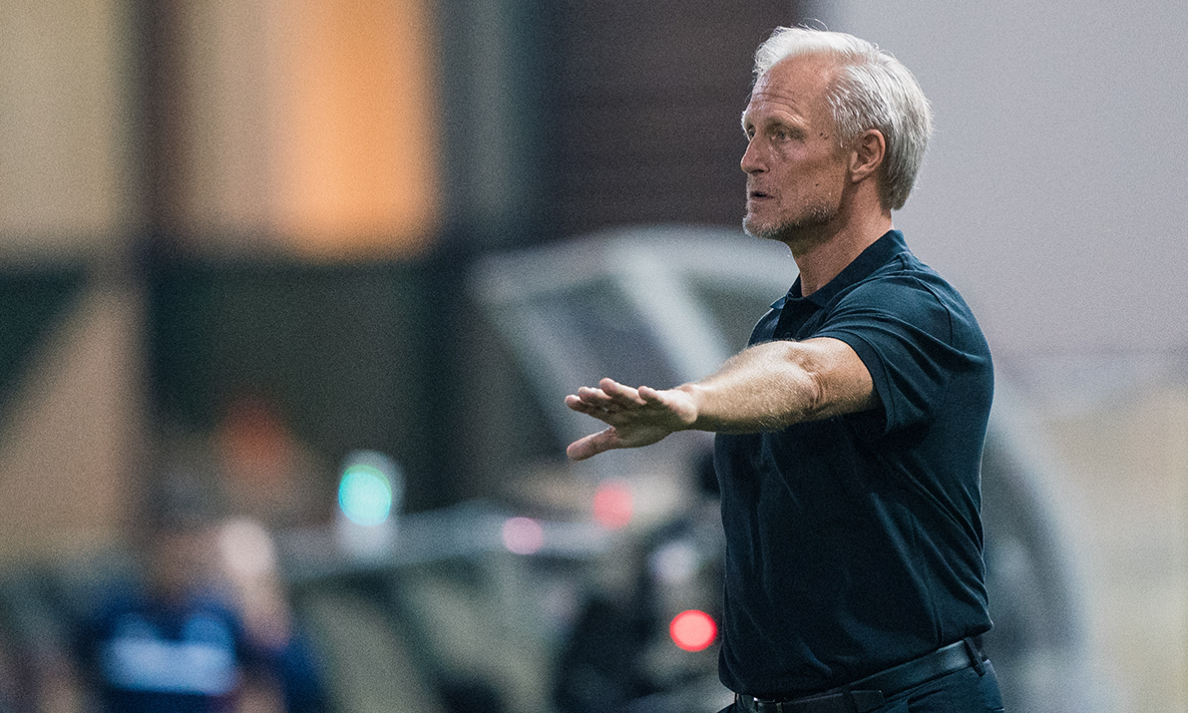 港足主教練安達臣宣布離任 傅中甲球隊重金邀約