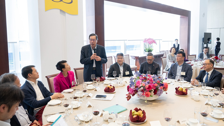 梁君彥與大埔及中西區區議員會面 就民生議題互動交流