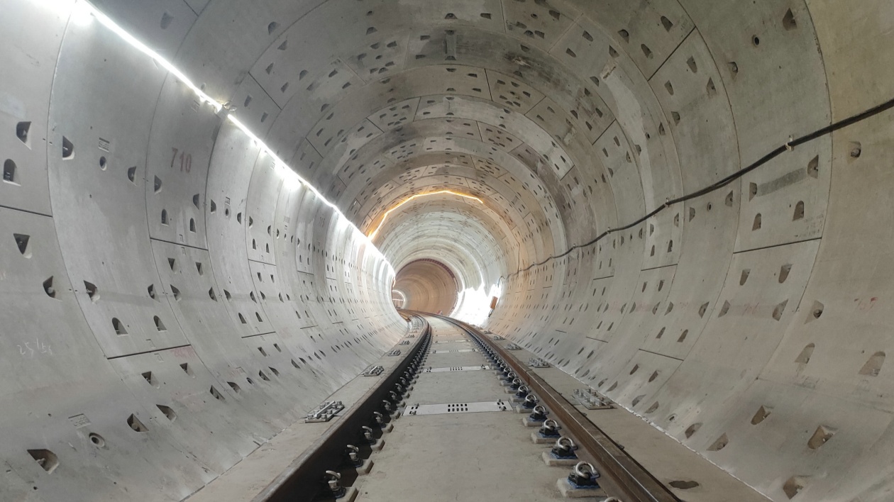 廣州地鐵十二號線最長的區間隧道雙線貫通