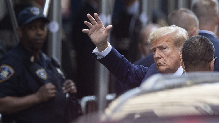 特朗普等涉嫌推翻佐治亞州總統選舉結果案暫停審理