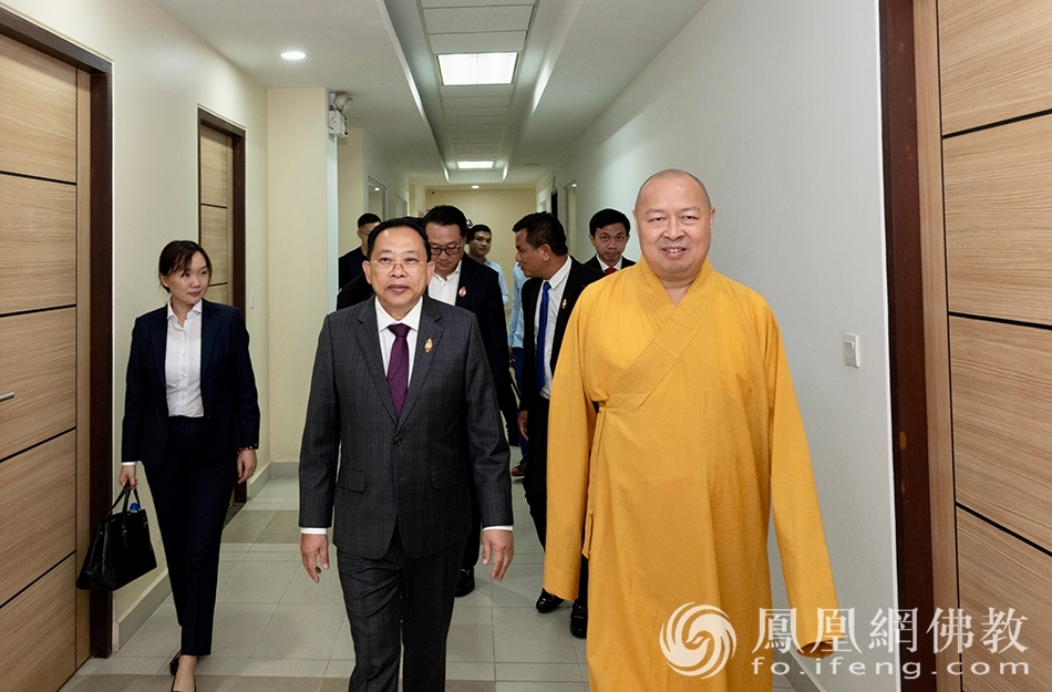 印順大和尚應邀與柬埔寨政界宗教界領導人友好會見