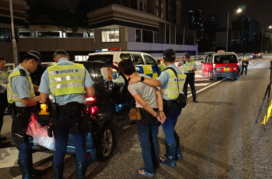 端午節假期打擊醉駕 警方拘17人檢10萬元毒品
