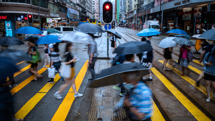 黃色暴雨警告信號生效 本港今日有驟雨及幾陣狂風雷暴