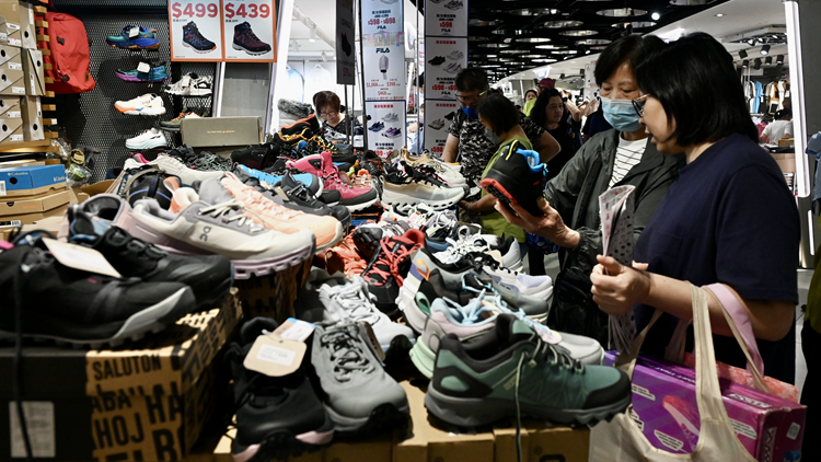 首季香港本地居民總收入8310億元 按年升9.6% 佔GDP 8.0%