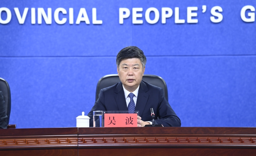 吳波答香港商報問：依托「雙城」，加快培育新質生產力