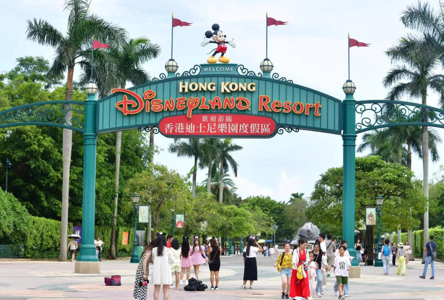 香港迪士尼樂園去年收入增1.5倍 入場人次達640萬升幅八成七