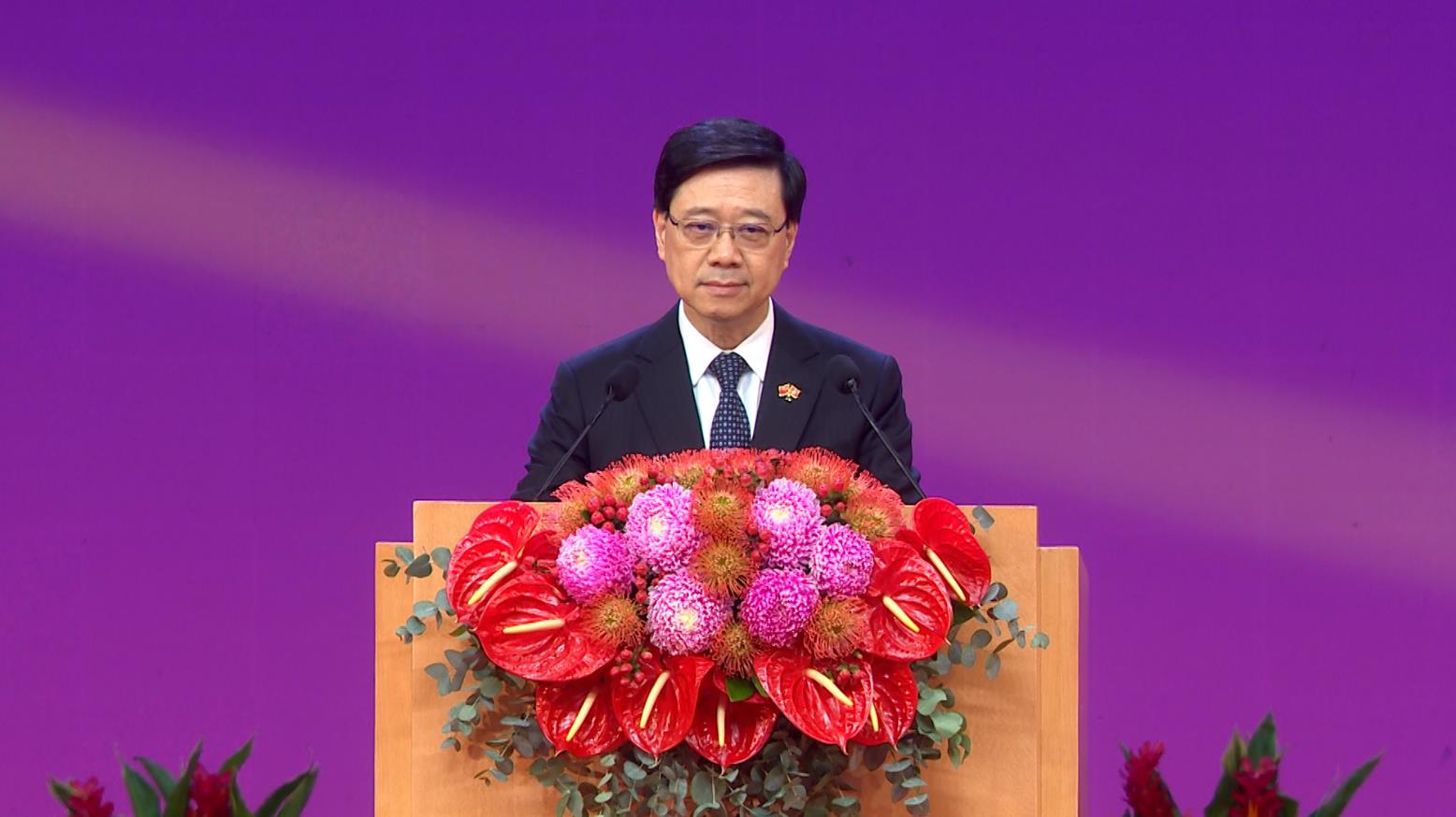 李家超：政府不少政策已見成效 續發揚善拼敢贏精神