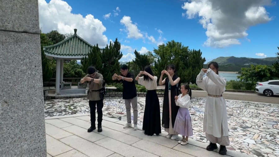 多圖 | 「七七事變」87周年 港青到斬竹灣紀念碑祭奠抗日英烈