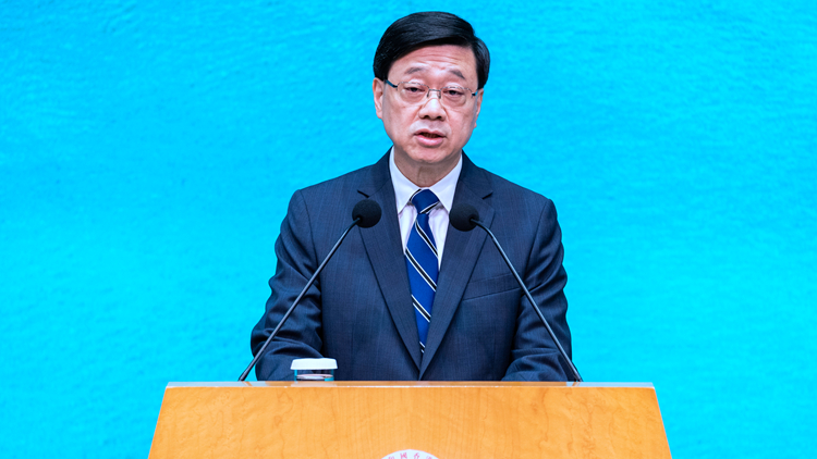 李家超12日下午率團赴廣州出席粵港合作聯席會議