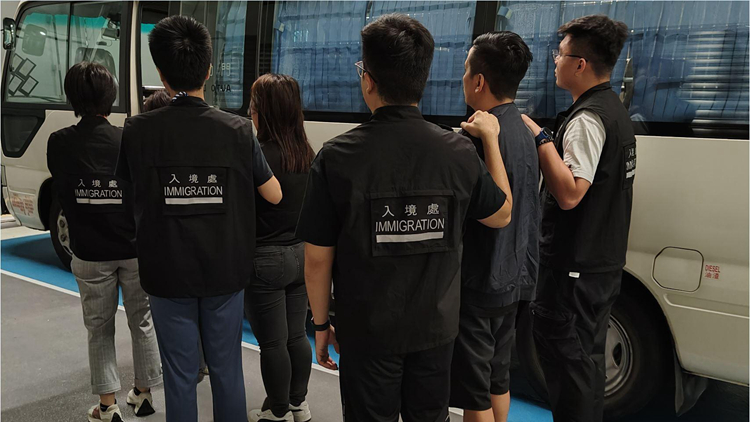 入境處聯同警方全港多區打擊非法勞工 拘捕12人