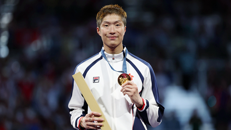 「決三劍」奪冠！張家朗成功衛冕 李家超表示祝賀：全港市民引以為榮