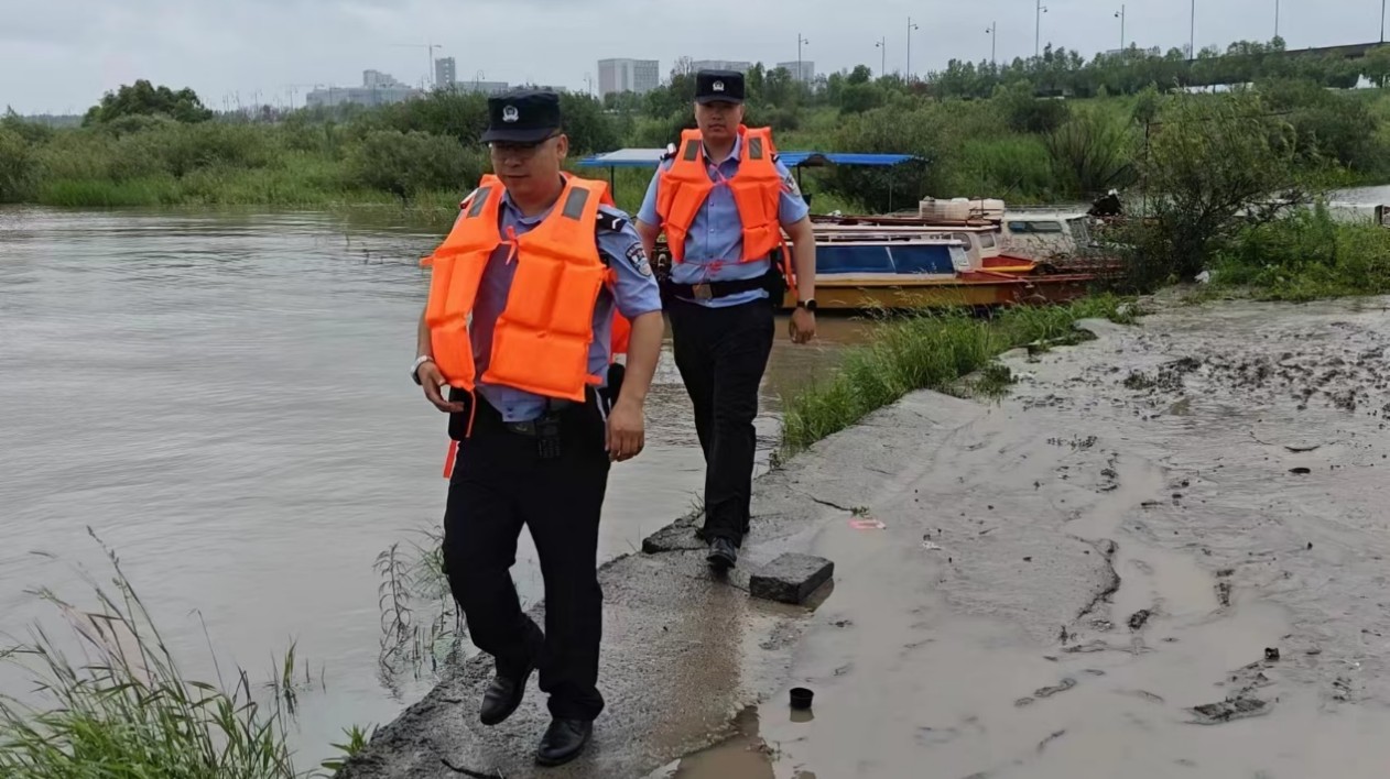 哈爾濱松北公安：築牢防汛防溺水防線 守護群眾安全度夏