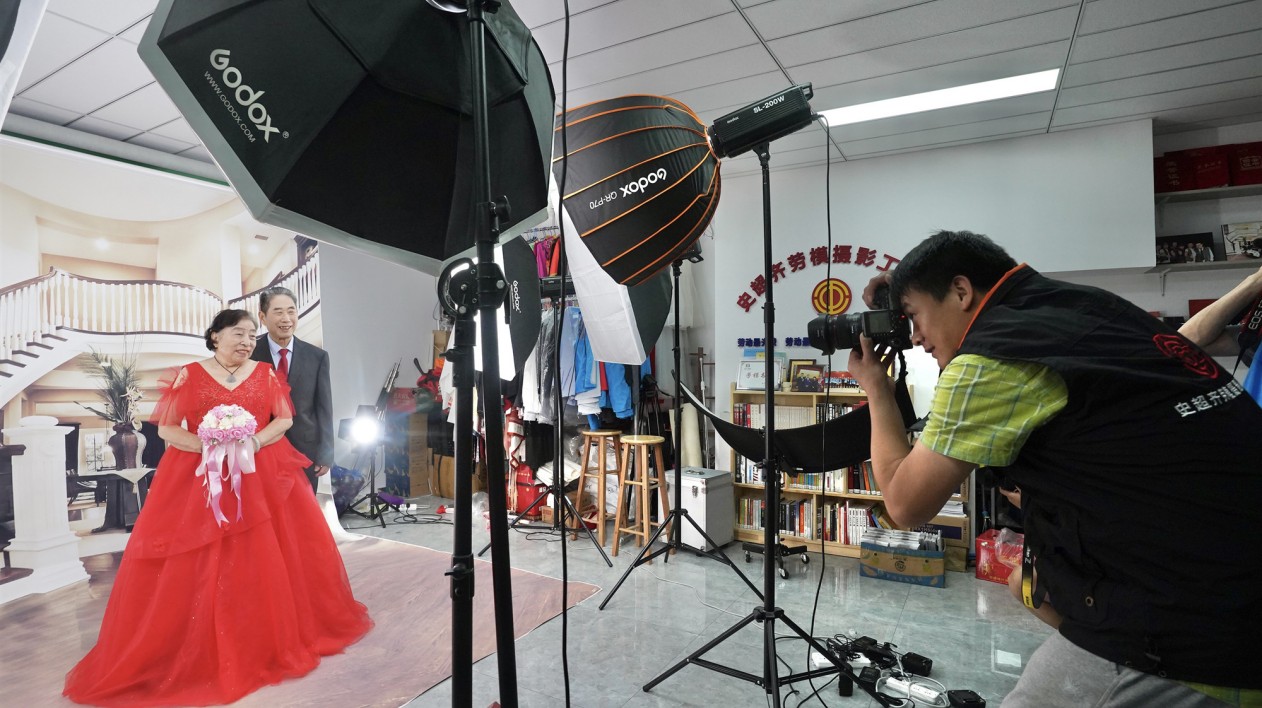 北京安貞舉辦「七夕情緣 愛心傳遞」七夕公益婚紗攝影活動