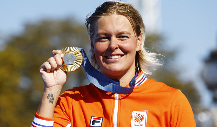 巴黎奧運｜女子馬拉松游泳：荷蘭選手洛文達爾奪冠