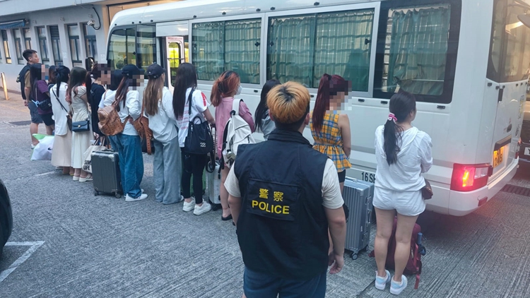 警方荃灣掃黃 拘捕20名內地女子