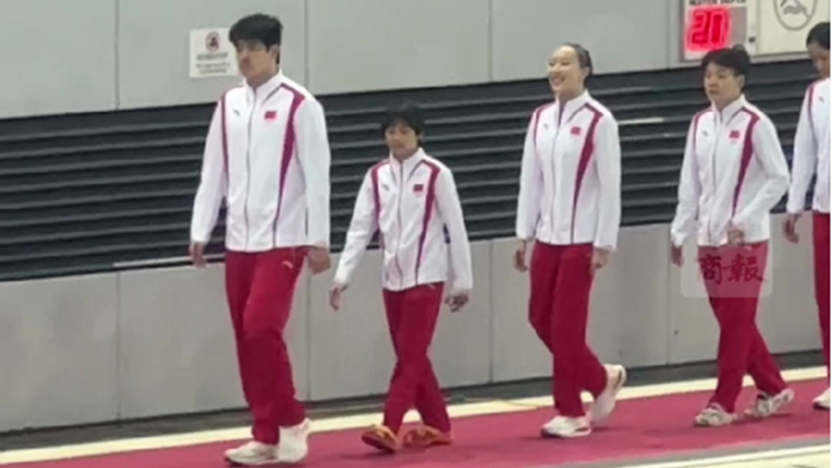 有片｜潘展樂全紅嬋等游泳隊及跳水隊運動員進場