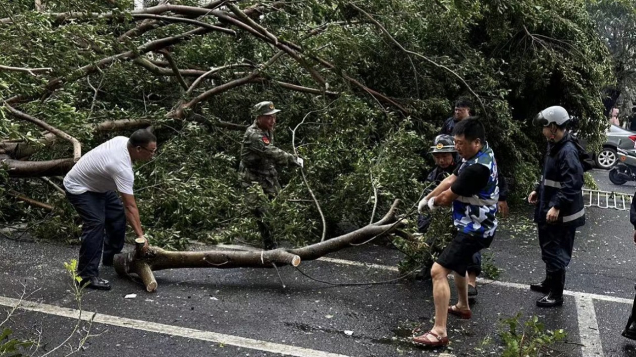 海口市瓊山區眾誌成城抗擊超強臺風「摩羯」綜述
