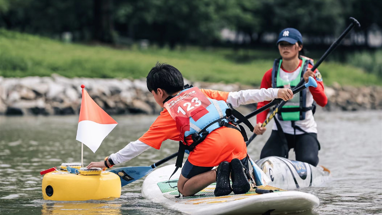 全國首屆槳板定向賽在廣州市白雲湖開賽