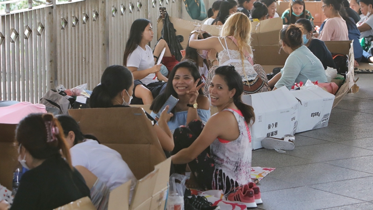 外傭規定最低工資上調2.5% 提高至4990元 適用28日起簽訂的外傭合約